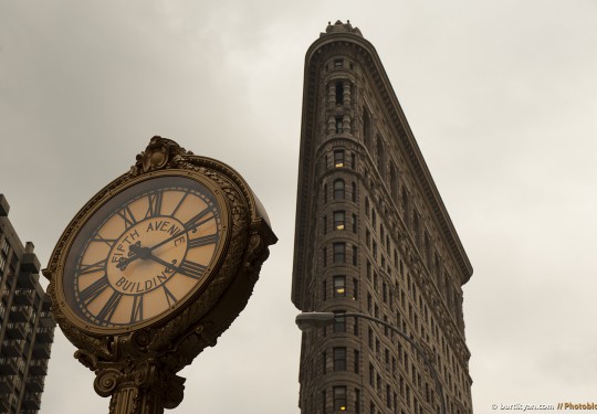 Flatiron Building on 5th Avenue - New York